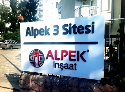 Alpek evleri tabela