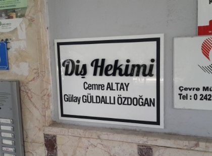 Diş hekimi tabelası