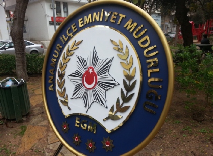 Emniyet müdürlüğü çelengi