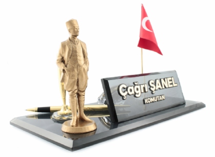 Kalpaklı atatürk biblo isimlik